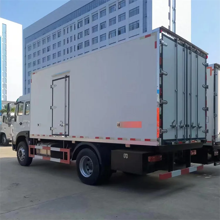 Автомобильный рефрижератор Sinotruck Howo 5 6 м