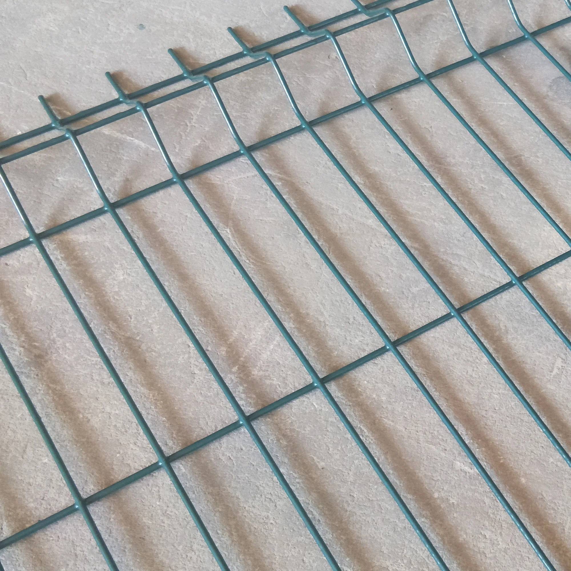 Home Outdoor Decorative Welded Wire Rigid Mesh Metal Curved Panel 3D Garden Fence