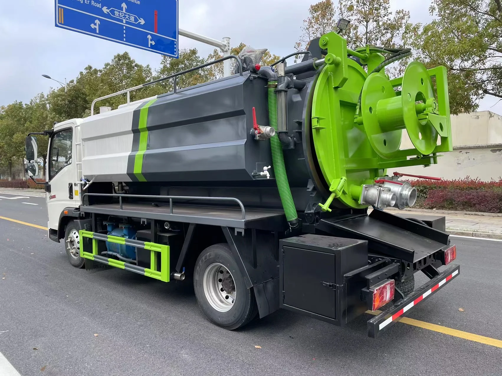 Sinotruk