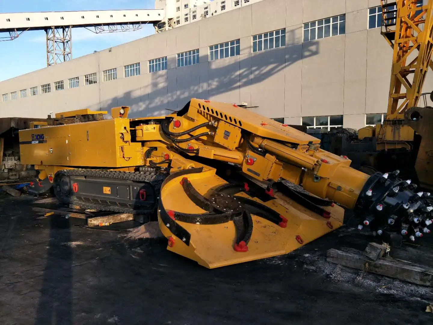 Good performance Mining  Tunneling Boring Machine Boom-type roadheader EBZ260 on sale