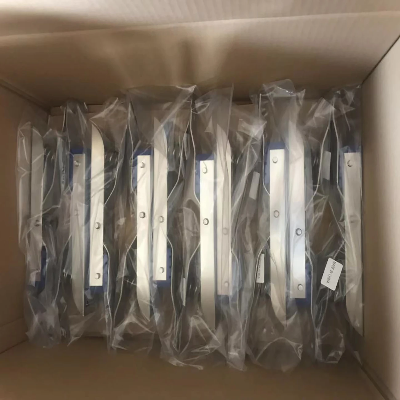 Heavy Duty Stainless Wall-Mounted Clamp Car Mat Cleaning Clip Floor Mat Hanger