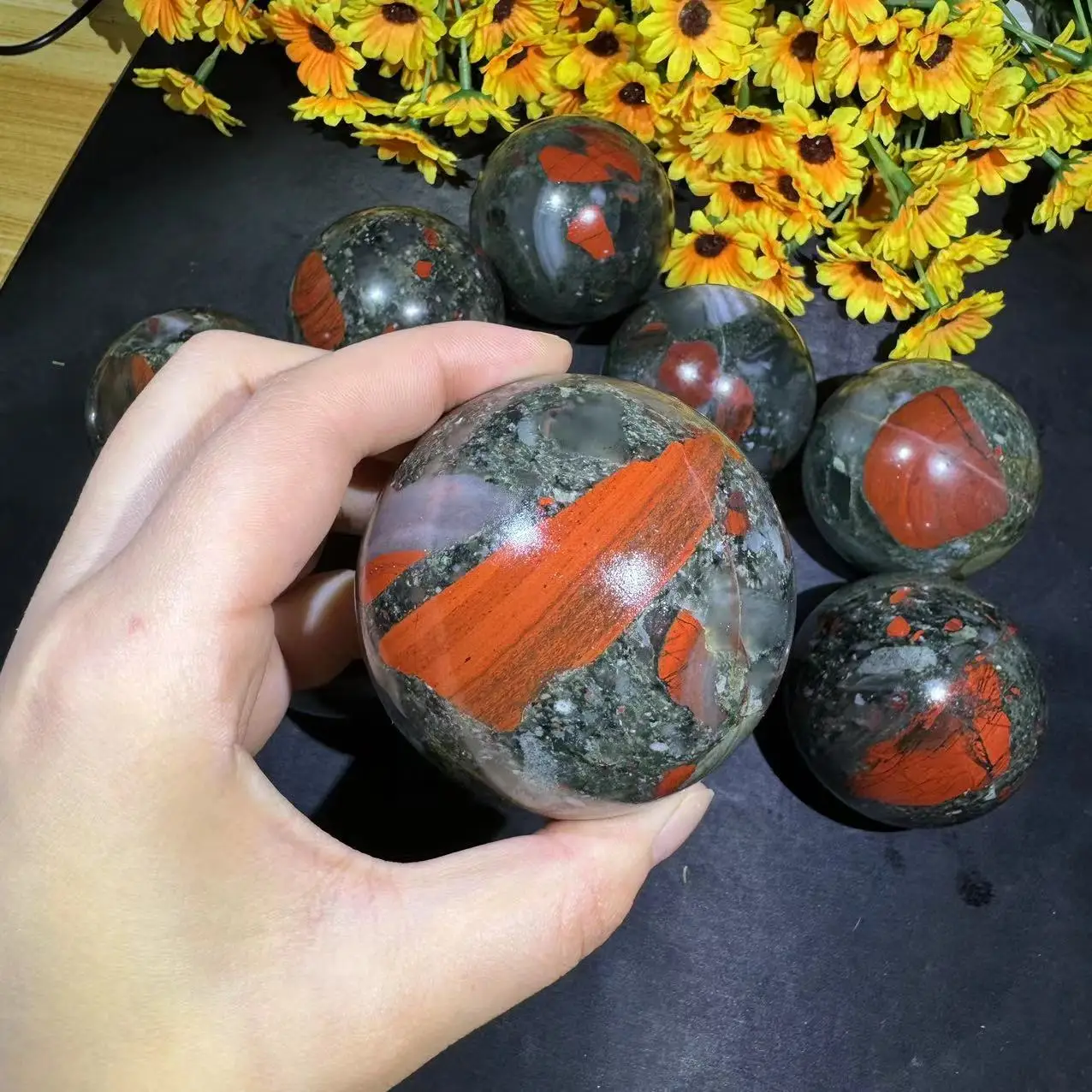 Wholesale Price Healing Stone Sphere Nice Quality Africa Blood Stone Sphere  for Healing