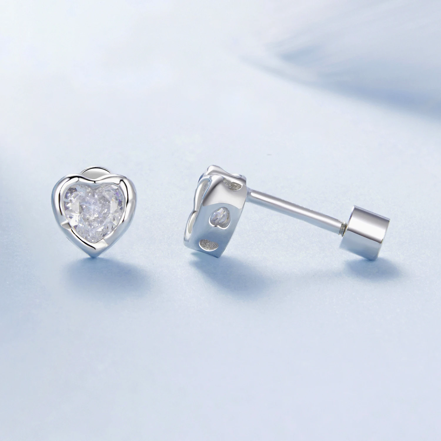 Pavé Setting CZ Plated White Gold 925 Silver Jewelry BSE1103 Heart-Shaped Silver 925 Stud Earrings