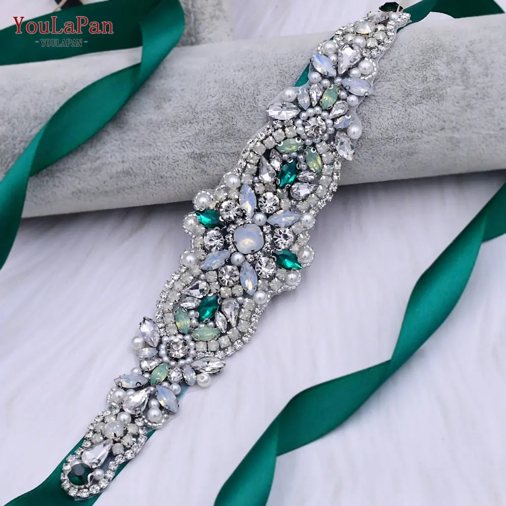 Женский пояс со стразами