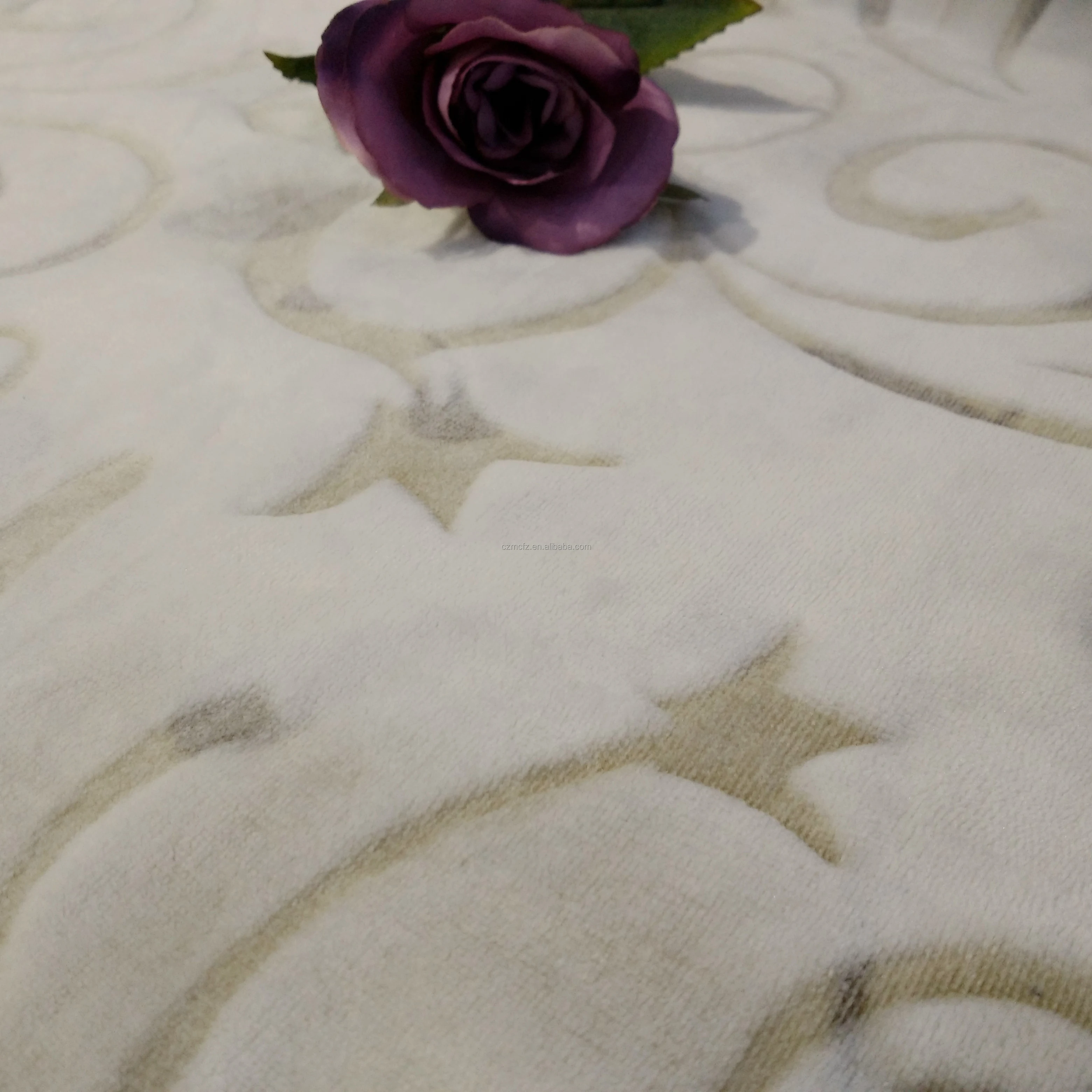 100% Polyester Hight Quality Flower Design Cutting Super Soft Flannel Velvet Fabric For Baby Blanket and  Bedding Sets