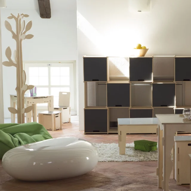 Top Quality Italian Customizable 110x120cm Interlocking Modular Wall with Shelves for Home Decor