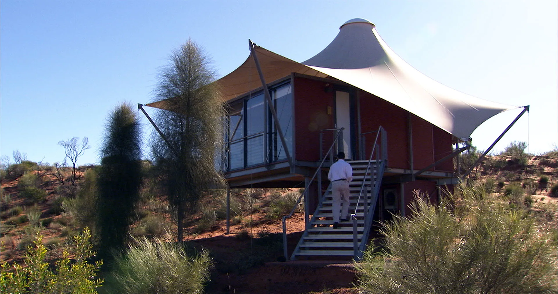 Factory Price  Customized Size  Luxury  Glamping Hotel Resort Tent  For Camping