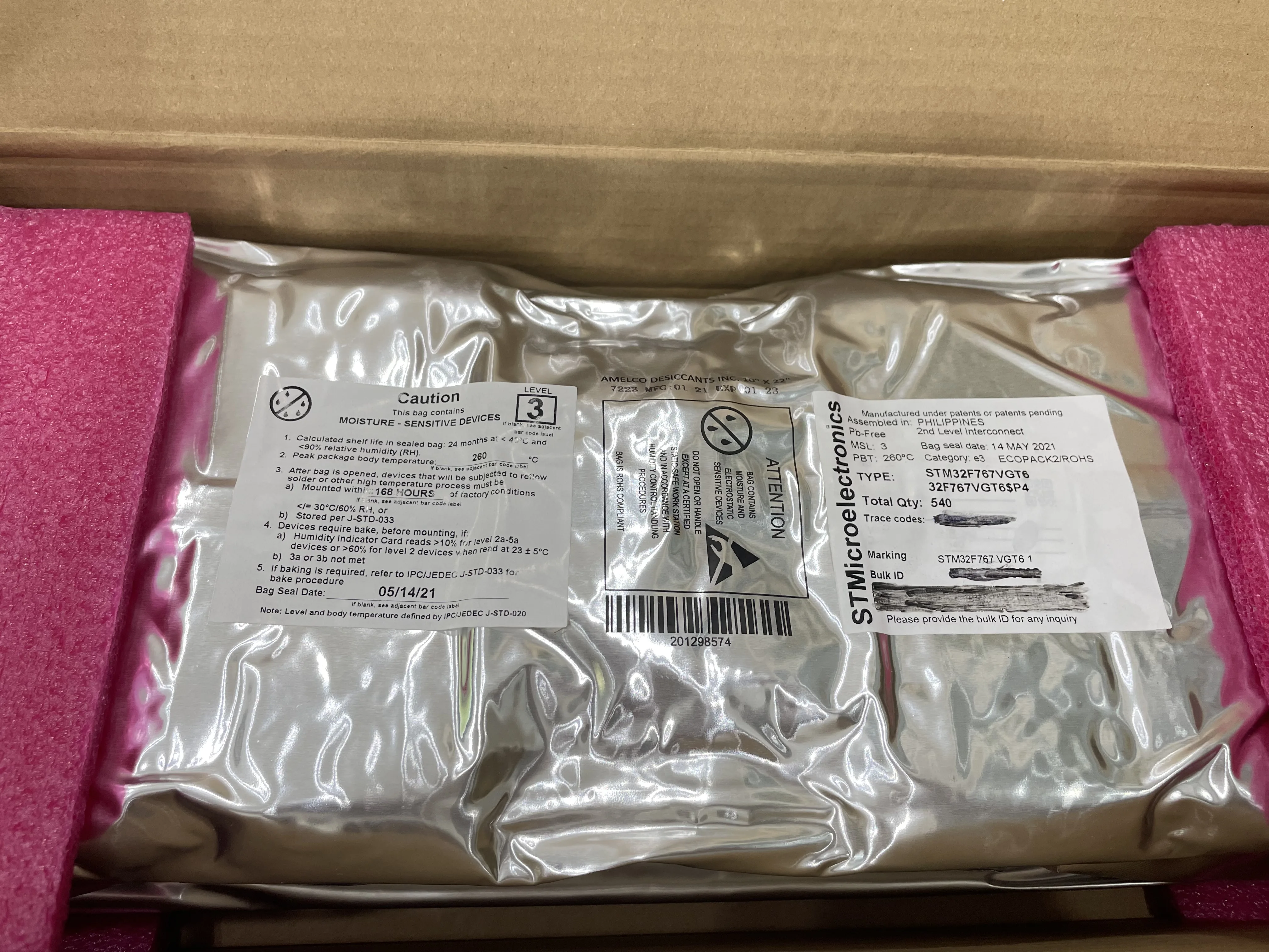 Шэньчжэнь предоставляет все виды ST-чипов STM32F103RCT6/STM32F767VGT6 / STM32F767VIT6 /STM32F103RCT6 STM32F730R8T6 в