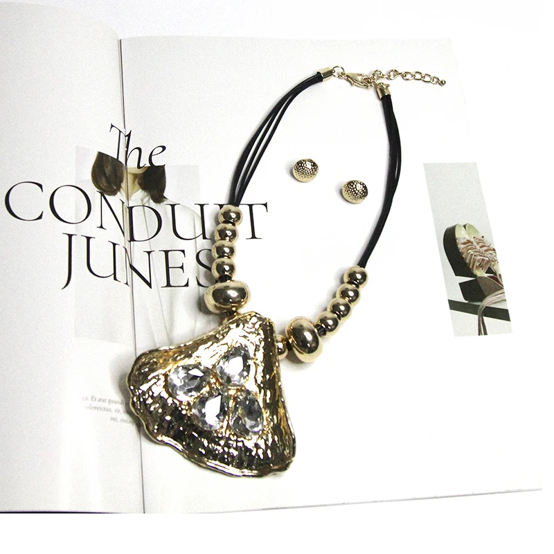 High Quality Fan Shaped Pendant Necklace Earring Set Fashion India Jewelry Set In Bulk Wholesale