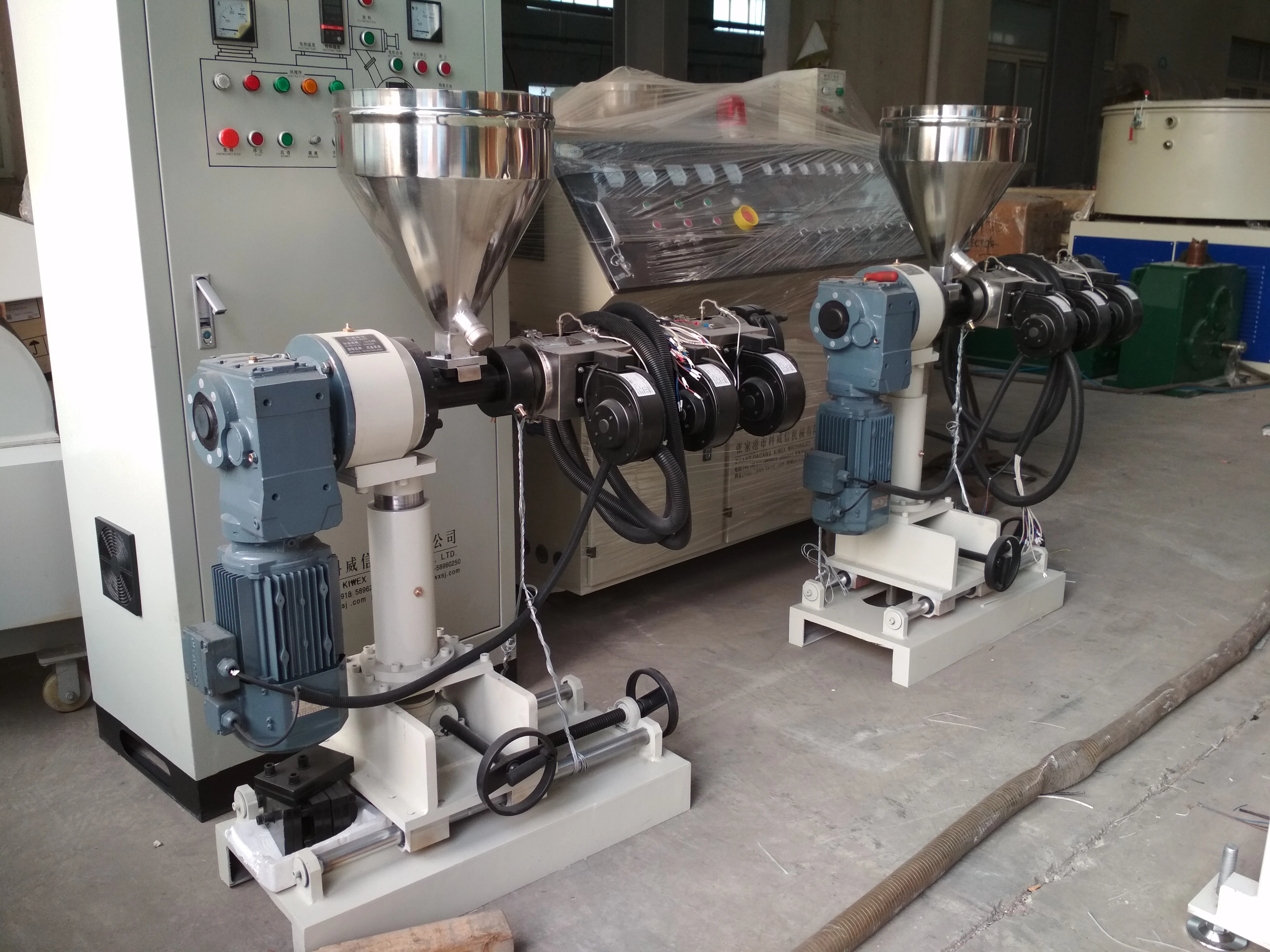 Single screw small extrude single screw SJ65 pelleting extruder machine production line price