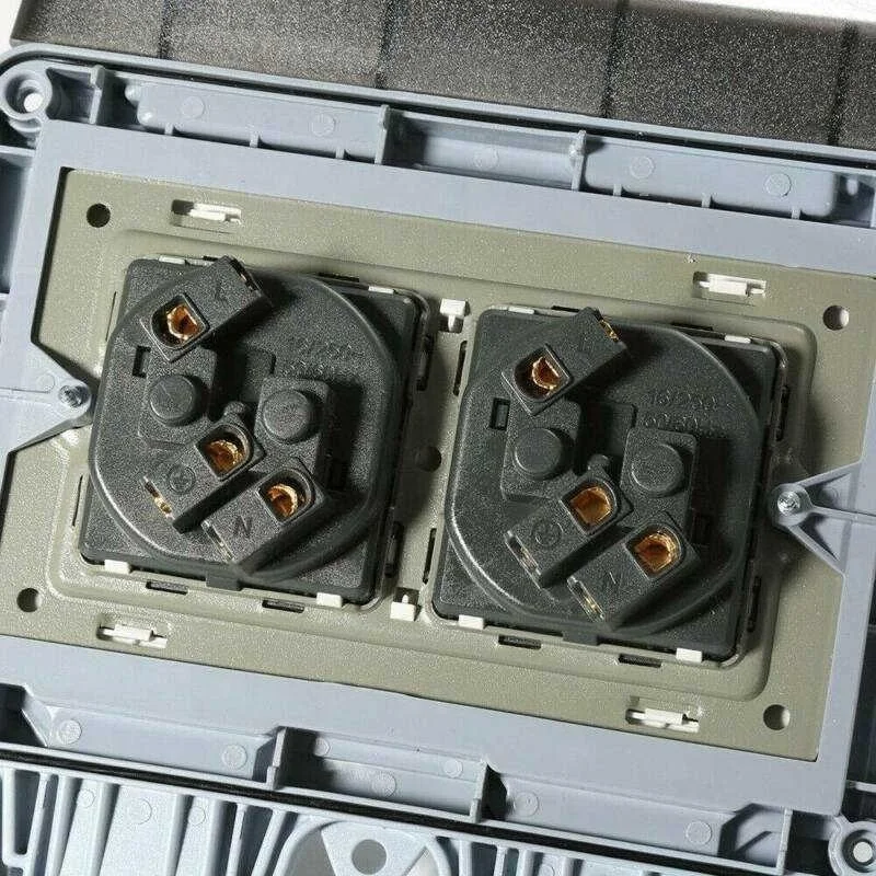 German Type Outdoor Waterproof Socket Rainstorm-proof Socket British Standard Anti-leakage Charging Socket