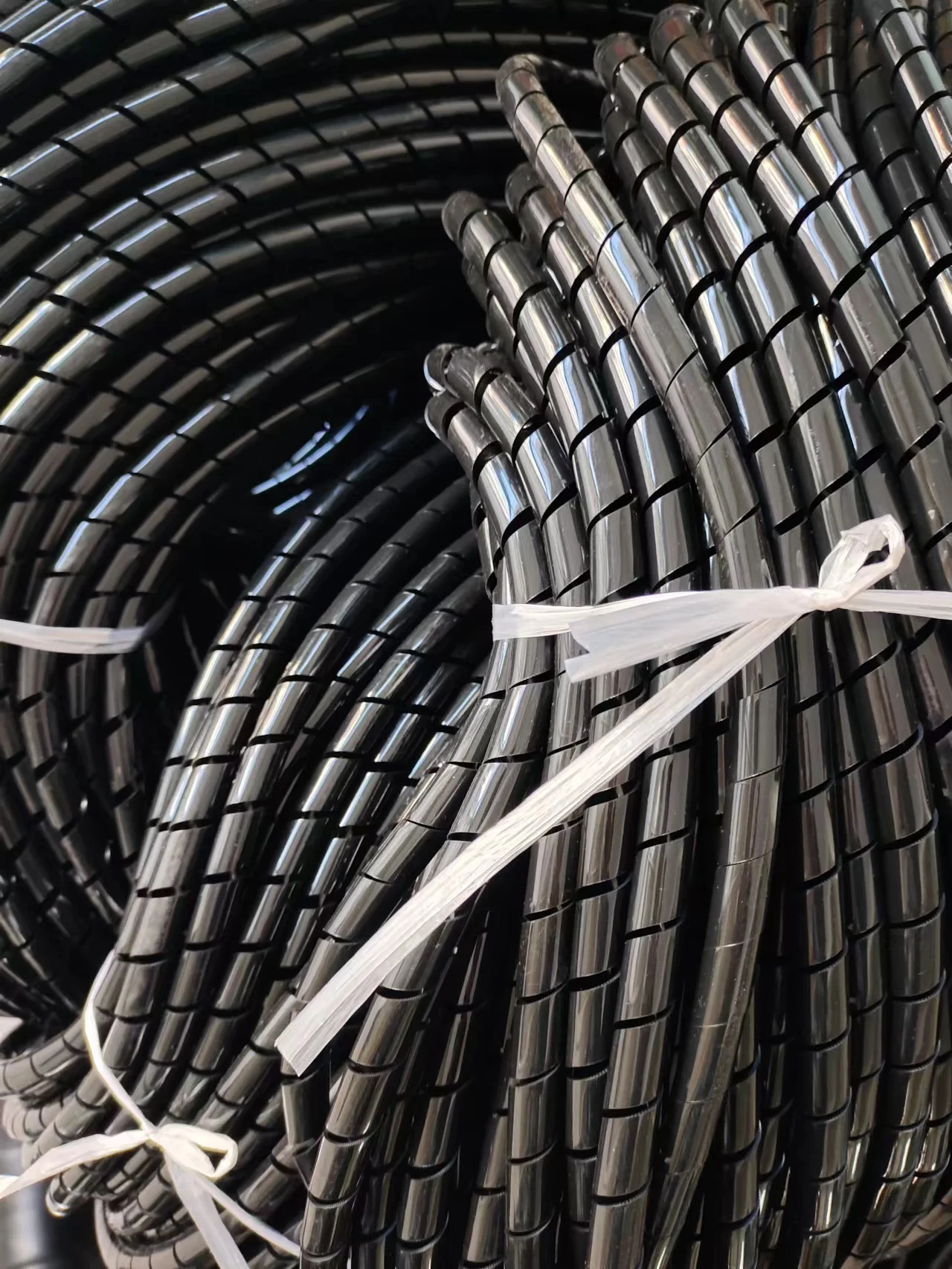 Plastic Spiral Hose Pipe Guard Hose Cover For Protecting Hydraulic Hose