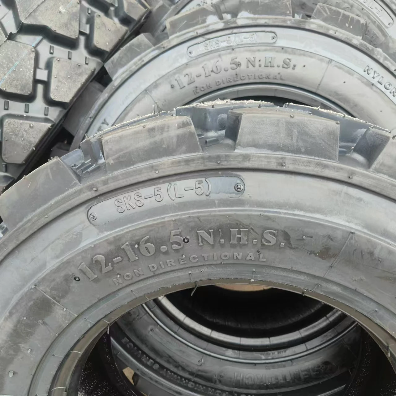 Engineering Tire10-16.5 12-16.5Skid steer loader tir Ingot pattern