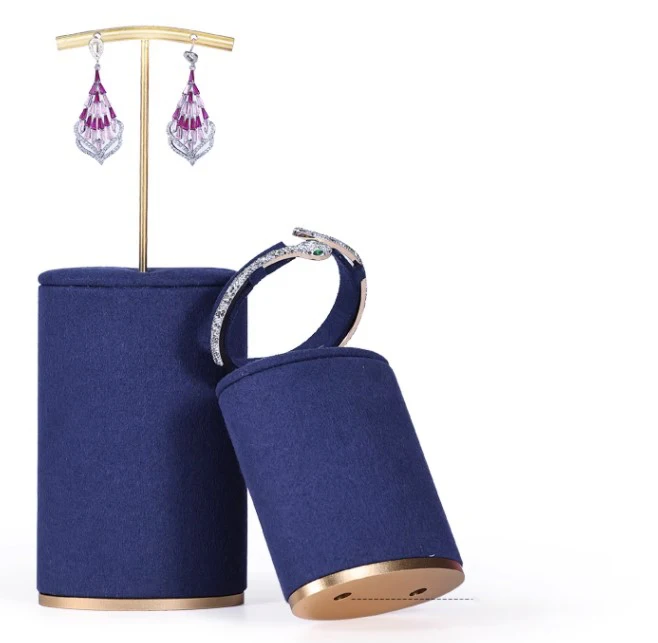 Window Display High-End Jewelry Bracelet Ring Necklace Display Ornaments Props Set for Store