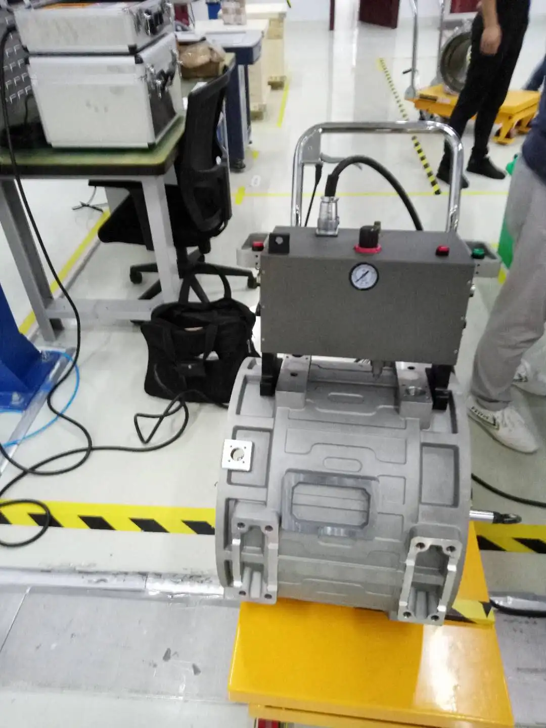 Touch screen control portable dot peen machine handheld dot peen metal number marking engraving machine vin chassis number maker