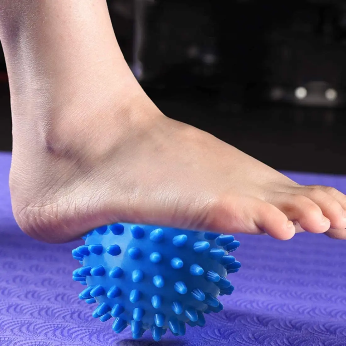 Wholesale Durable PVC Yoga Release Foot Back Shoulder Leg Hedgehog Balls Roller Massager Spiky Massage Ball For All Over