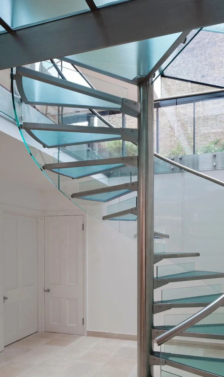 Hot Sale Zovee Customized Luxury Glass Staircase manufacture/Glass spiral staircase /stainless steel handrail