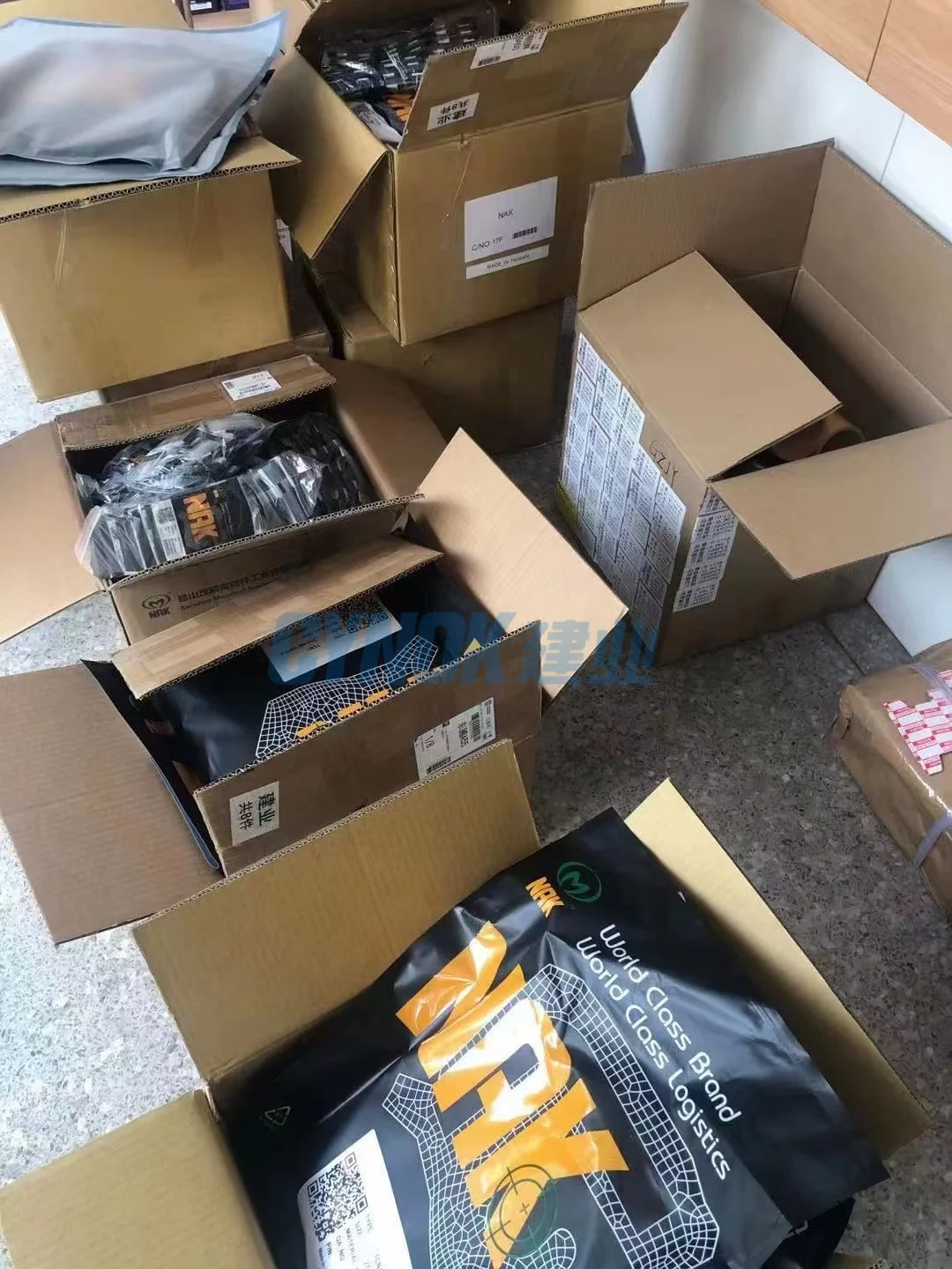 NAK TC Oil Seal 100*124*12mm Oil  Resistant Skeleton Oil Seal  for Construction Machinery Diesel Excavator