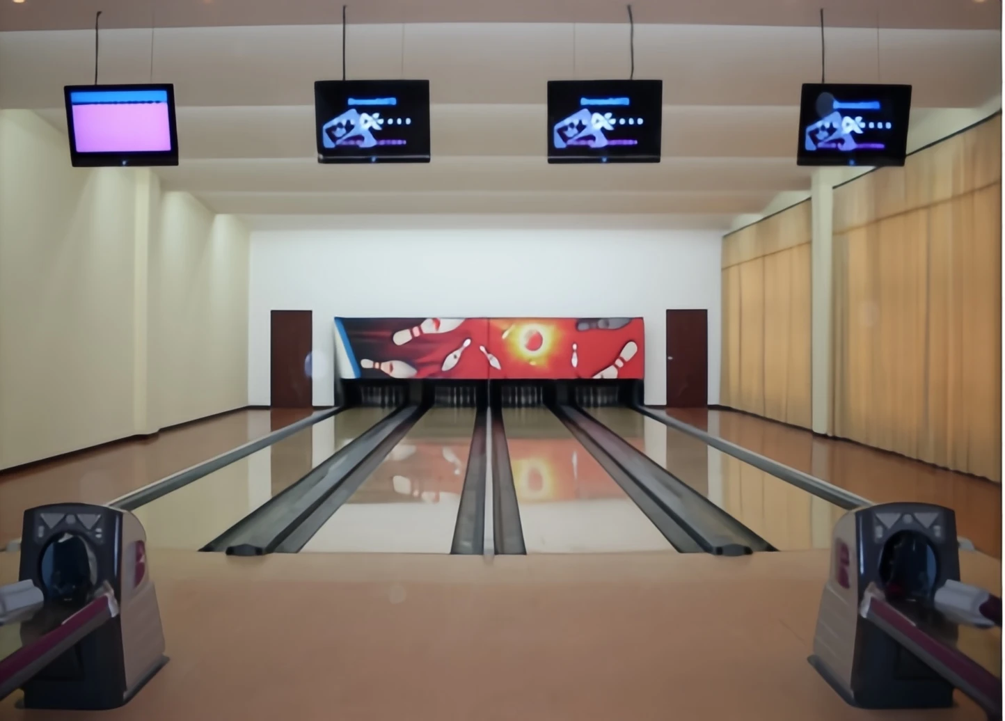 High quality china manufacture Brunswick bowling equipment Machine With Bowling Pins For Bowling Alley