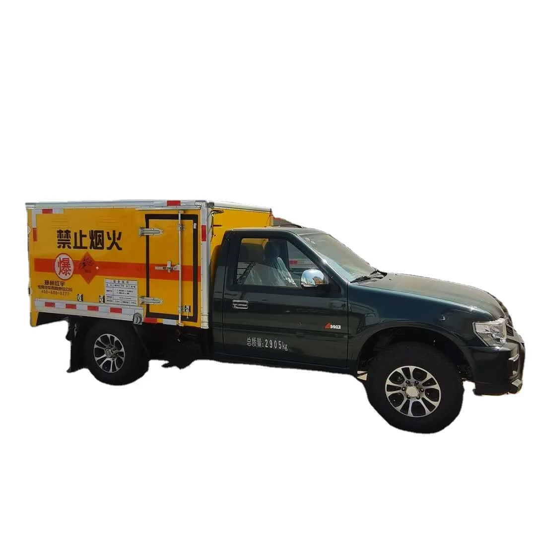 Japanese Brand Pickup Truck for Blasting Equipment Transport