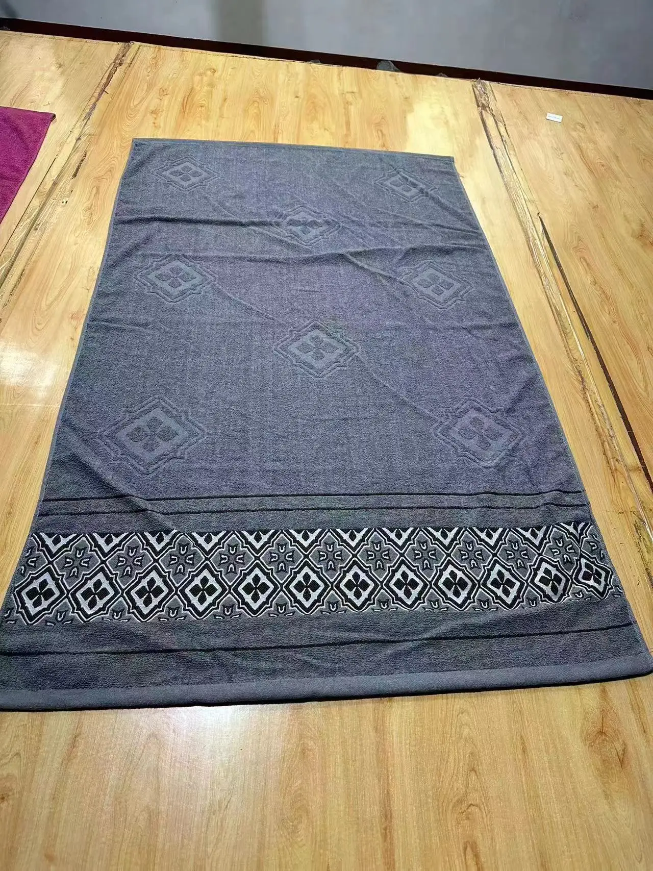 Foreign trade export polyester cotton oversized bath towels can be wholesale and customized to 90 * 155cm 460g