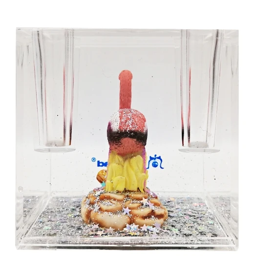 Creative Oil-filled Pyramid Pen Holder, Square Sea Animal Pen Holder Desktop Ornament Student Gift.