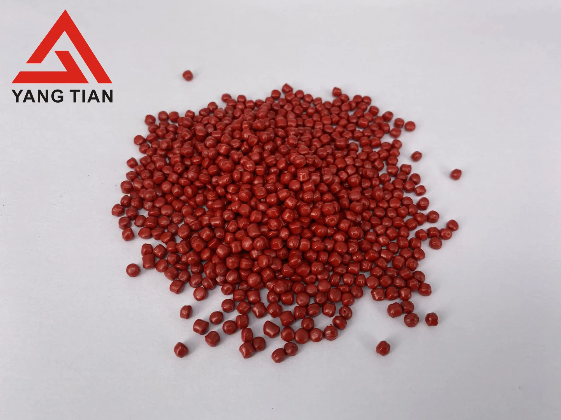  Низкая цена красная маточная смесь hdpe для красного