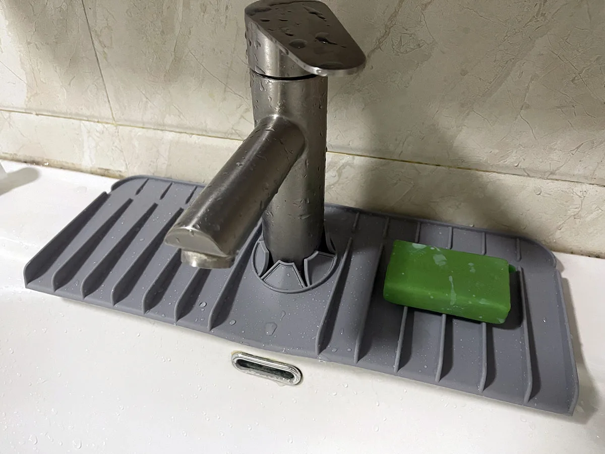 Custom Splash Faucet Water Catcher Mat Kitchen Sink Splash Guard Silicone Faucet Mat