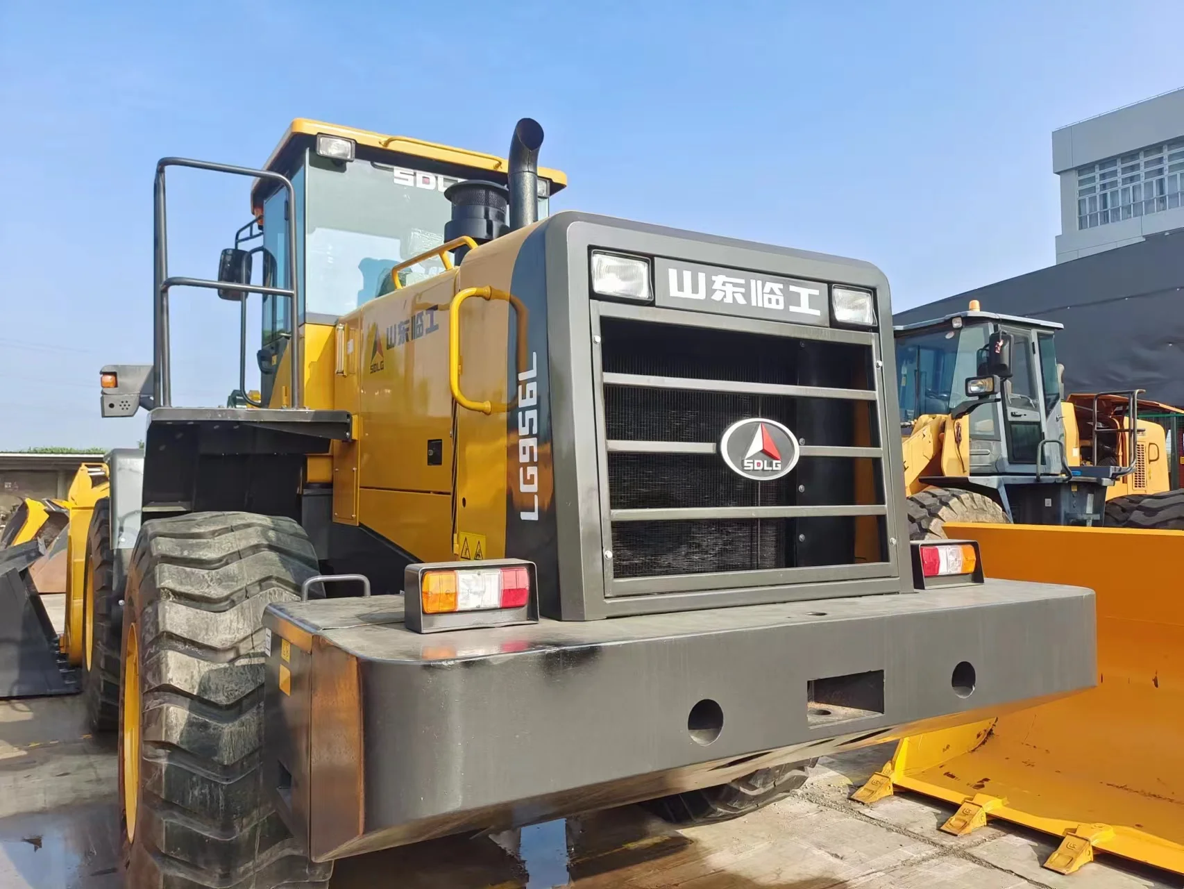 Shandong Lingong Front End Loader Heavy Duty Chinese Large Articulated  Wheel Loader  SDLG LG956L Used Loaders