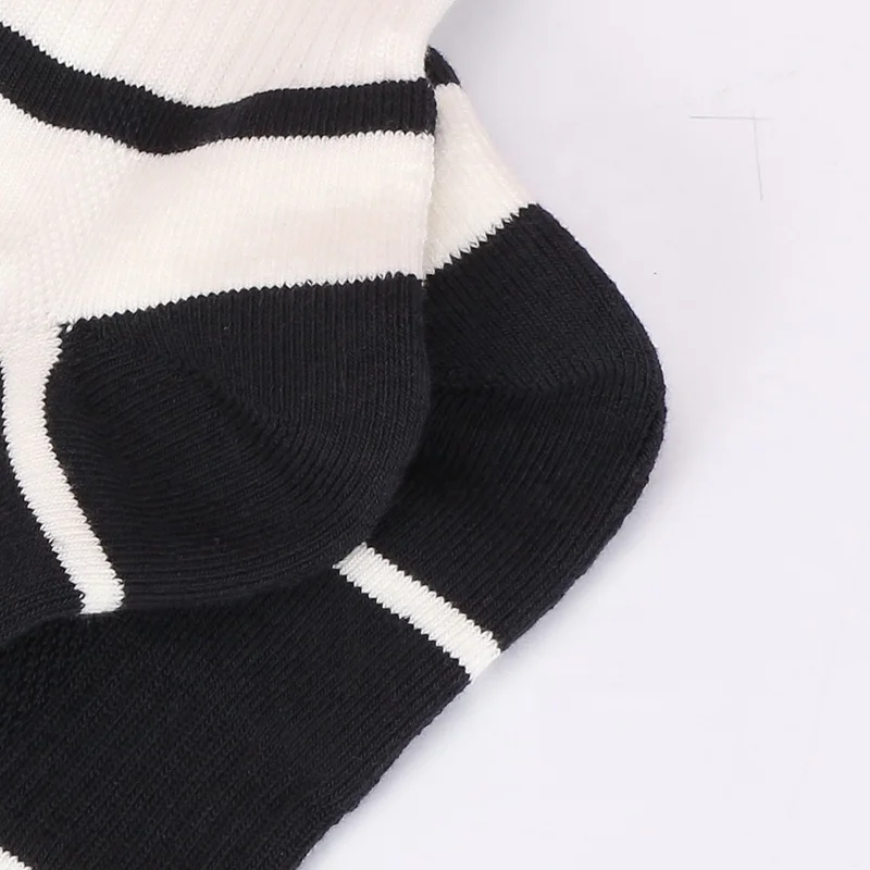 
Flat Moisturizing Custom Printing Embroidered Bulk Wholesale Socks 