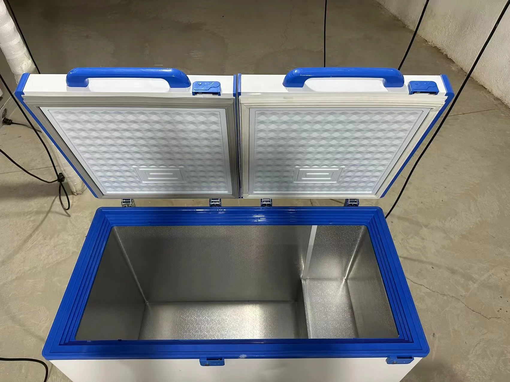 BD/BC-358 dc compressor 12v 24v  solar freezer commercial new chest freezers double doors solar cooler without solar system