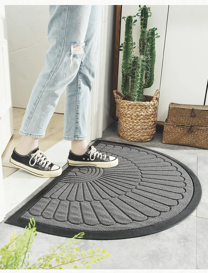 Entrance door semi-circular rubber floor mat for household and commercial use