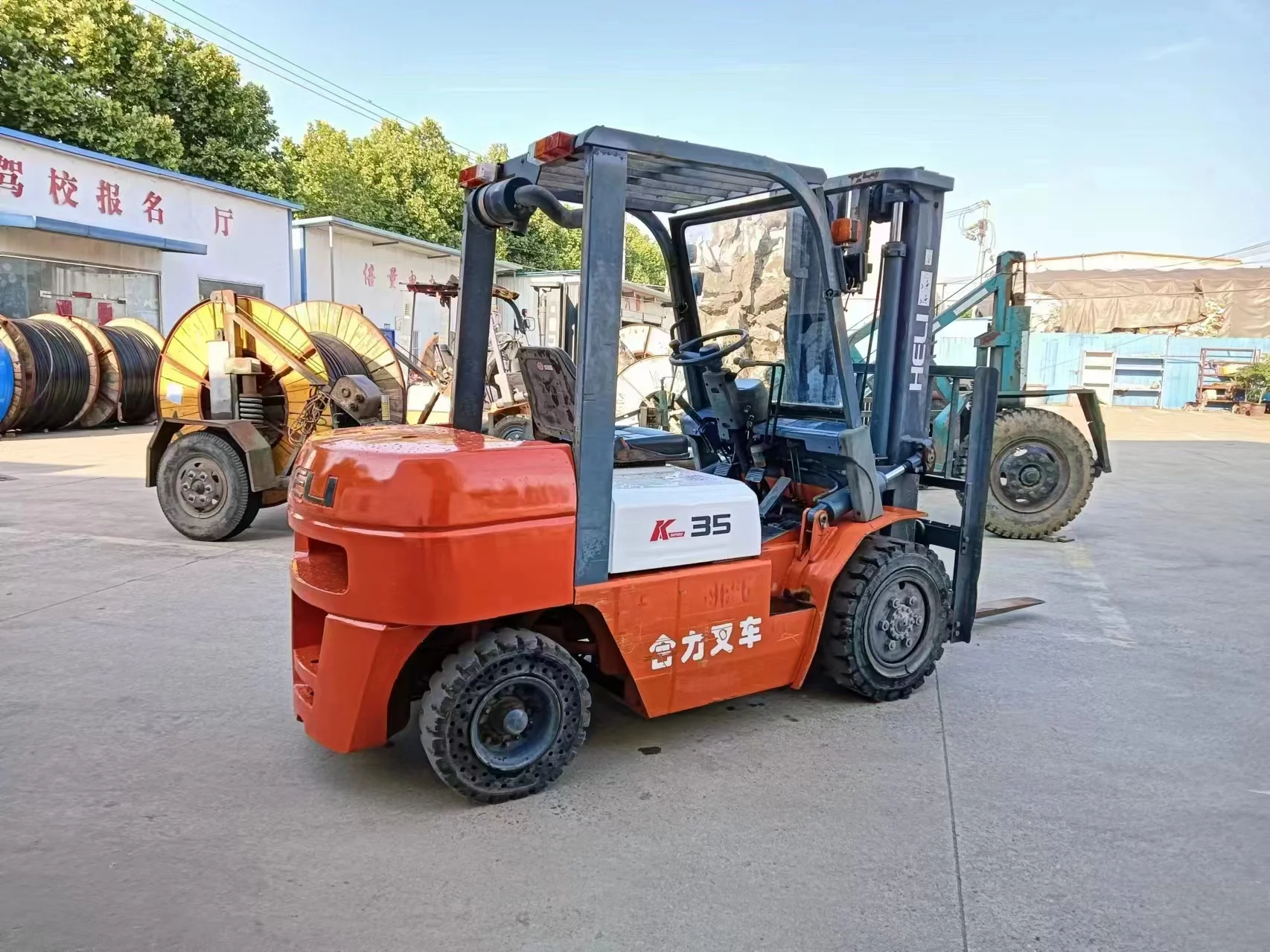 Heli 2.5Ton New 3 way forklift truck 1.0Ton 1.5 ton 2 ton three ways reach truck Pallet Stacker forklift For Narrow Aisle