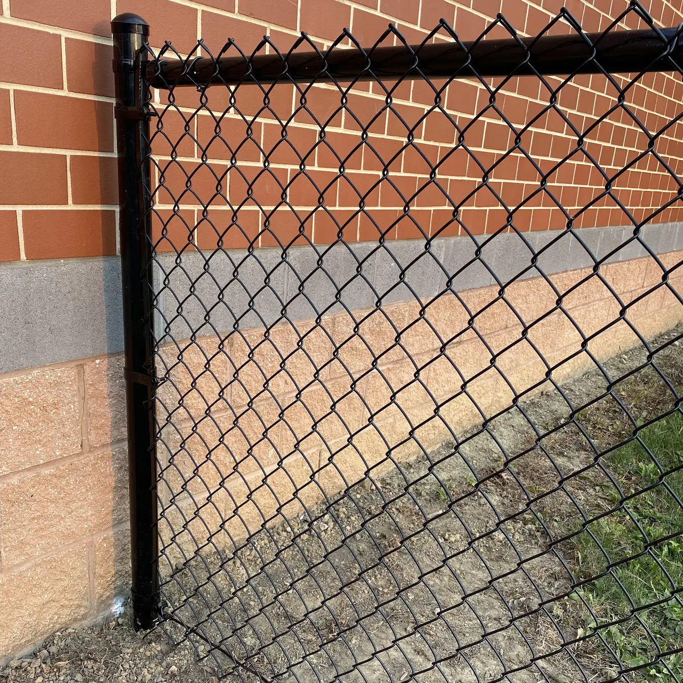 Manufacturer Low price galvanized chain link fence diamond wire mesh for metal fence football ground net