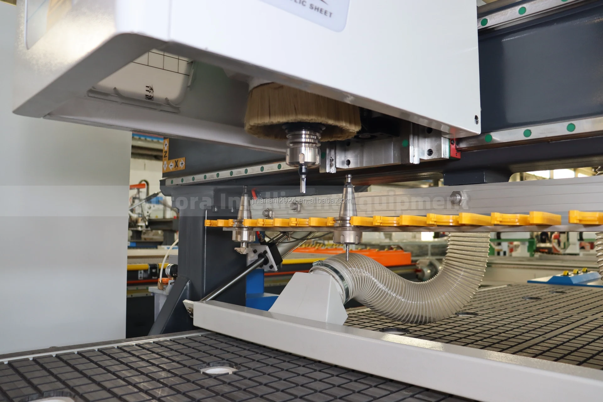 High quality Woodworking auto tool change AR1325L-12 ATC CNC Router with 12 pieces tools changer for furniture