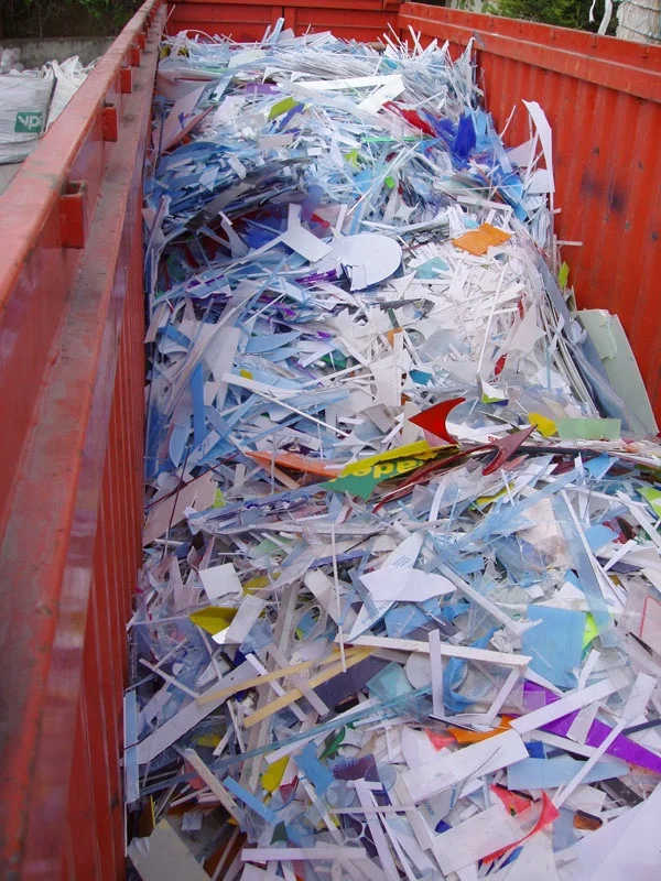 PMMA - ACRYLIC STRIPS (SHEET, LABELS CUT-OFF), EXTRUSION GRADE, MIX COLOR, BULK, SCRAP / WASTE.