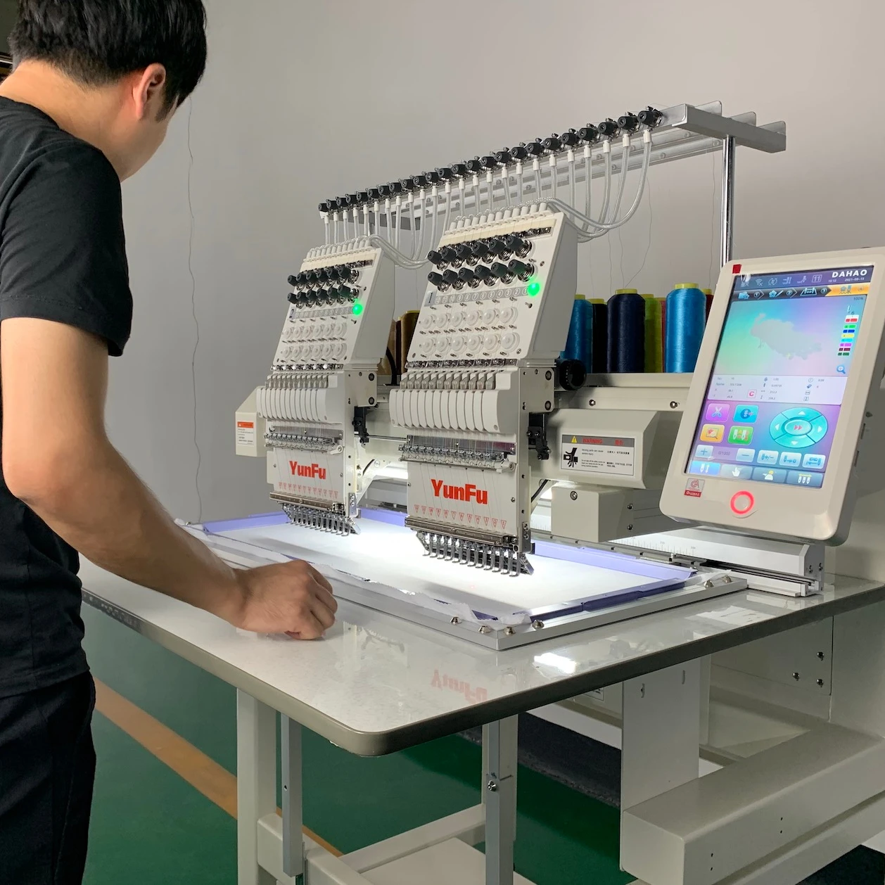 YunFu 2 головки 12 15 игл машинка для вышивки футболок hsw janome швейная машина