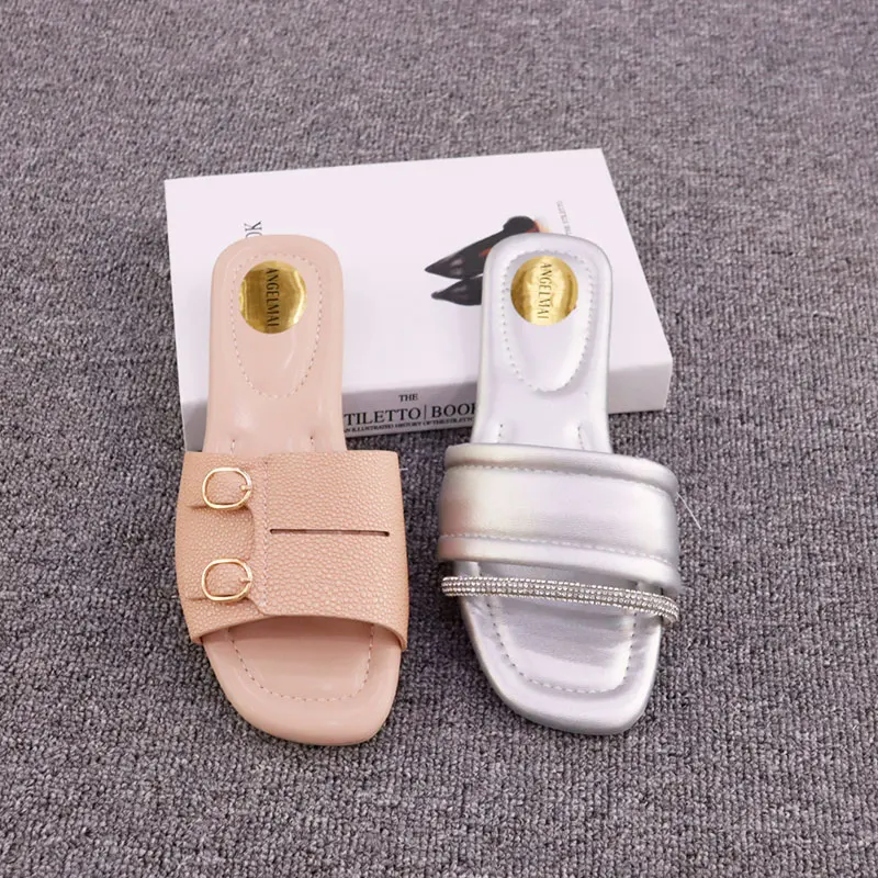 Custom Open Toe Red Women Spring Sandals 2022 Summer PU Flat Sandals New Design Suka Beach Slide Shoe Ladies Slippers And Sandal