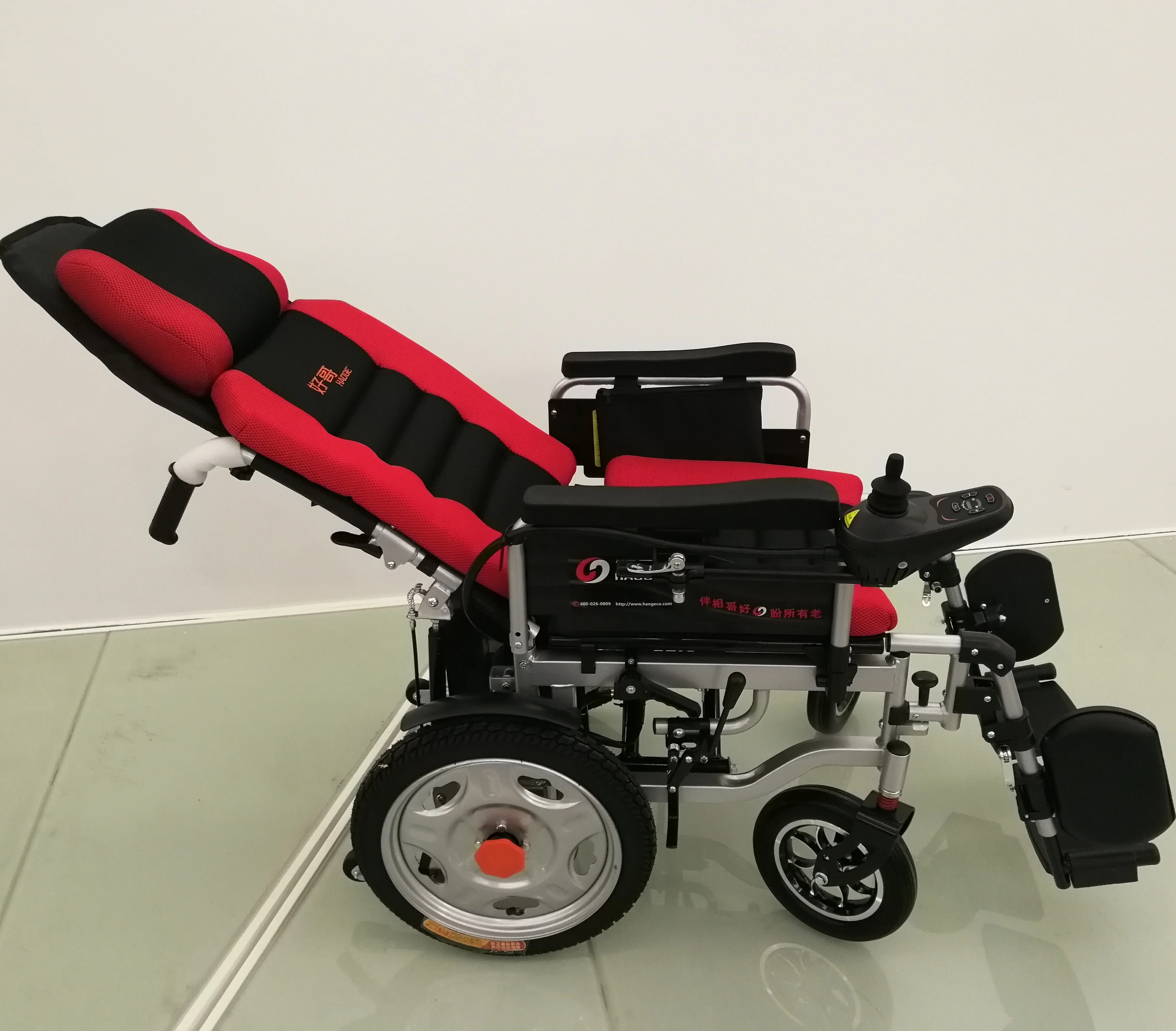 HG-W680S легкая антиударная складная электрическая инвалидная коляска