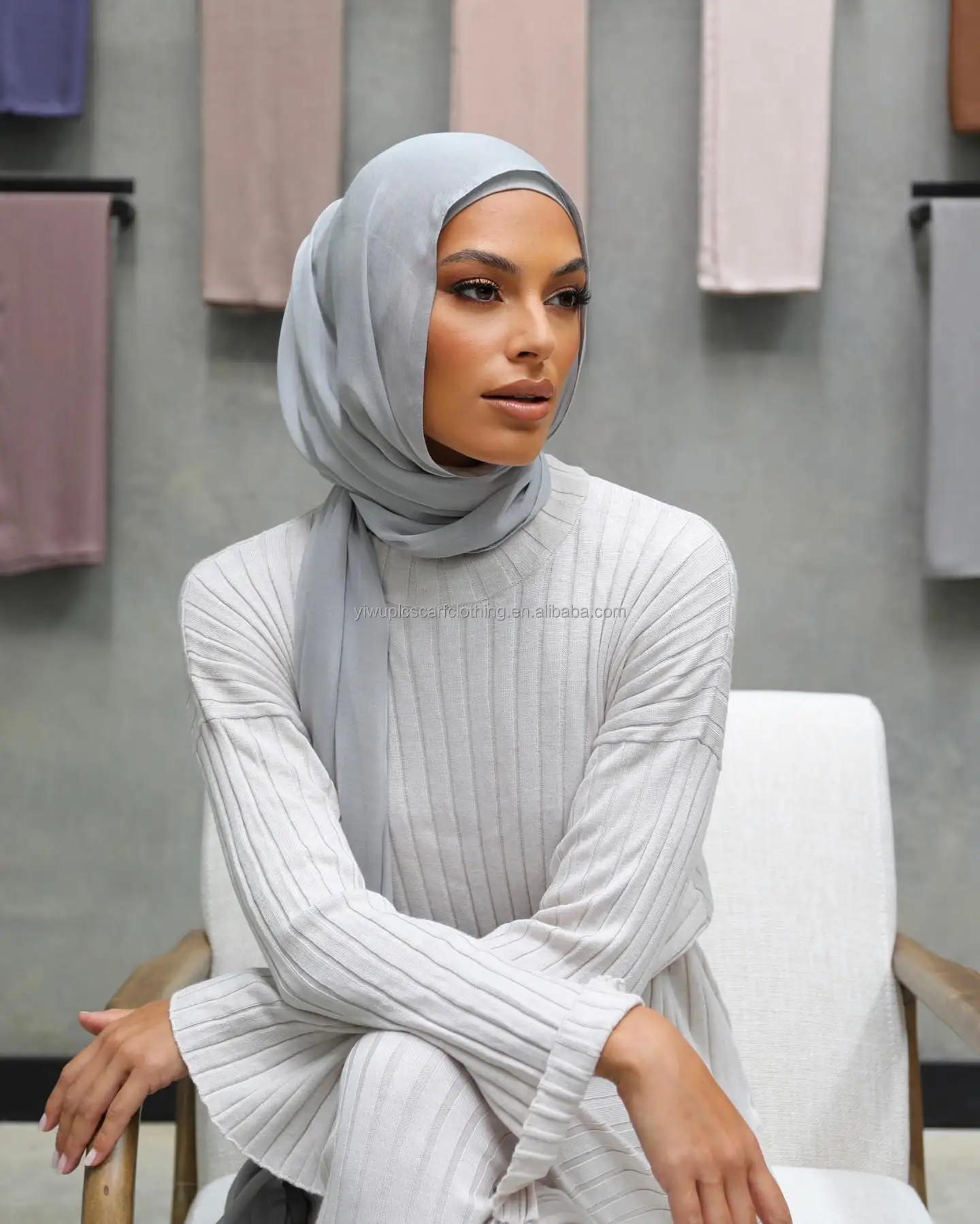 Lightweight Double Stitches Trim Viscose Rayon Shawl Fashion Modal Hijab for Muslim Women Ethnic Bandanas