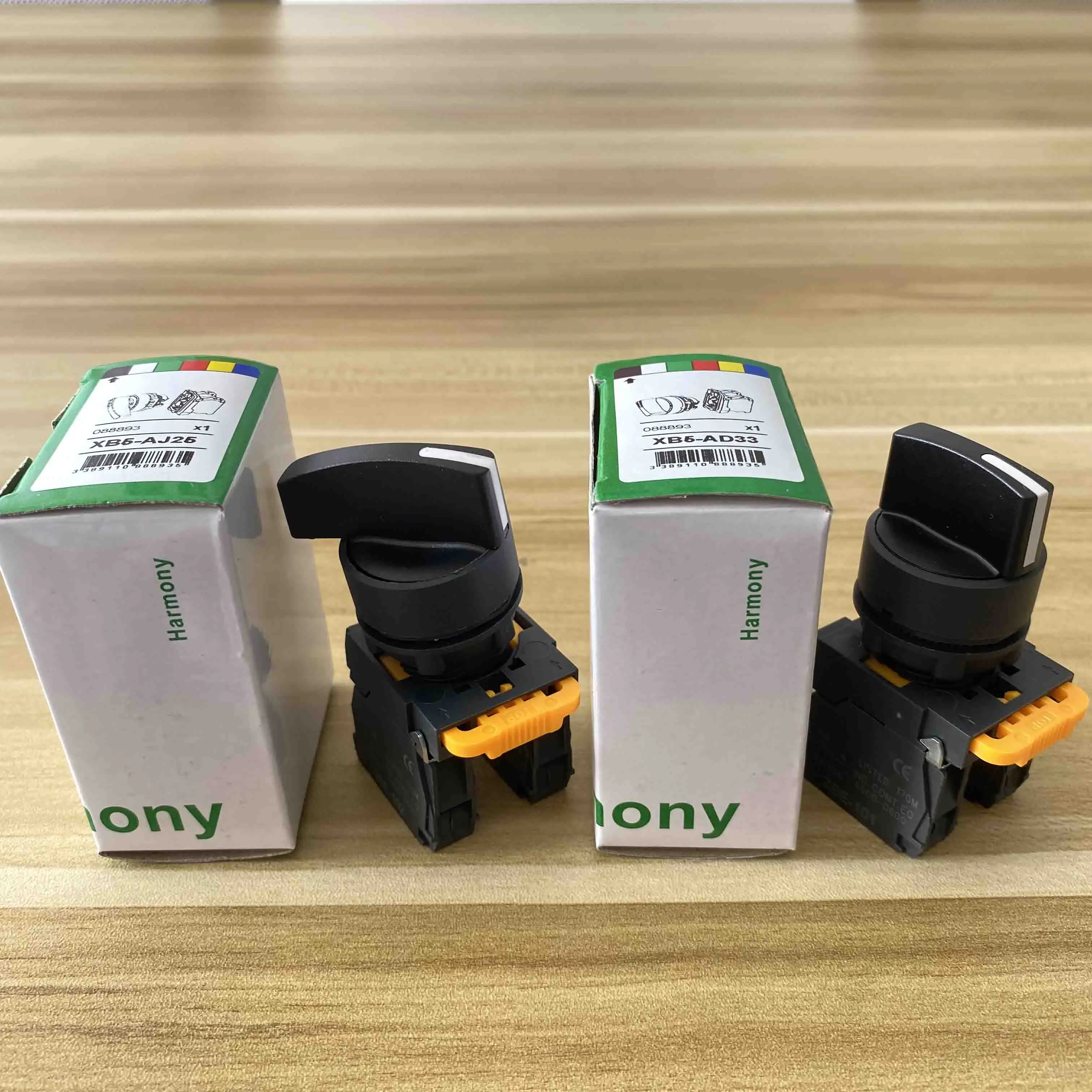 XB5-AA42 good price pushbutton waterpoof Red Momentary Push Button Switches Spring Buttons