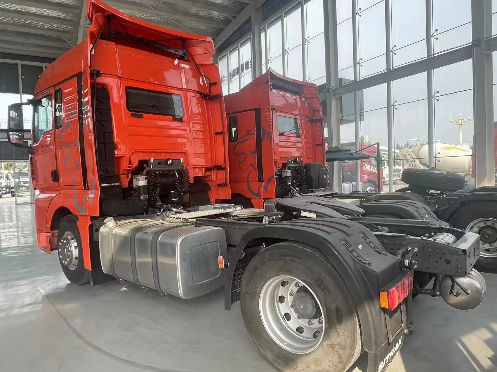Hot Selling Russia SINOTRUK Sitrak  G7 4*2 Tractor Truck 490hp Truck Head Transporting for Trailers