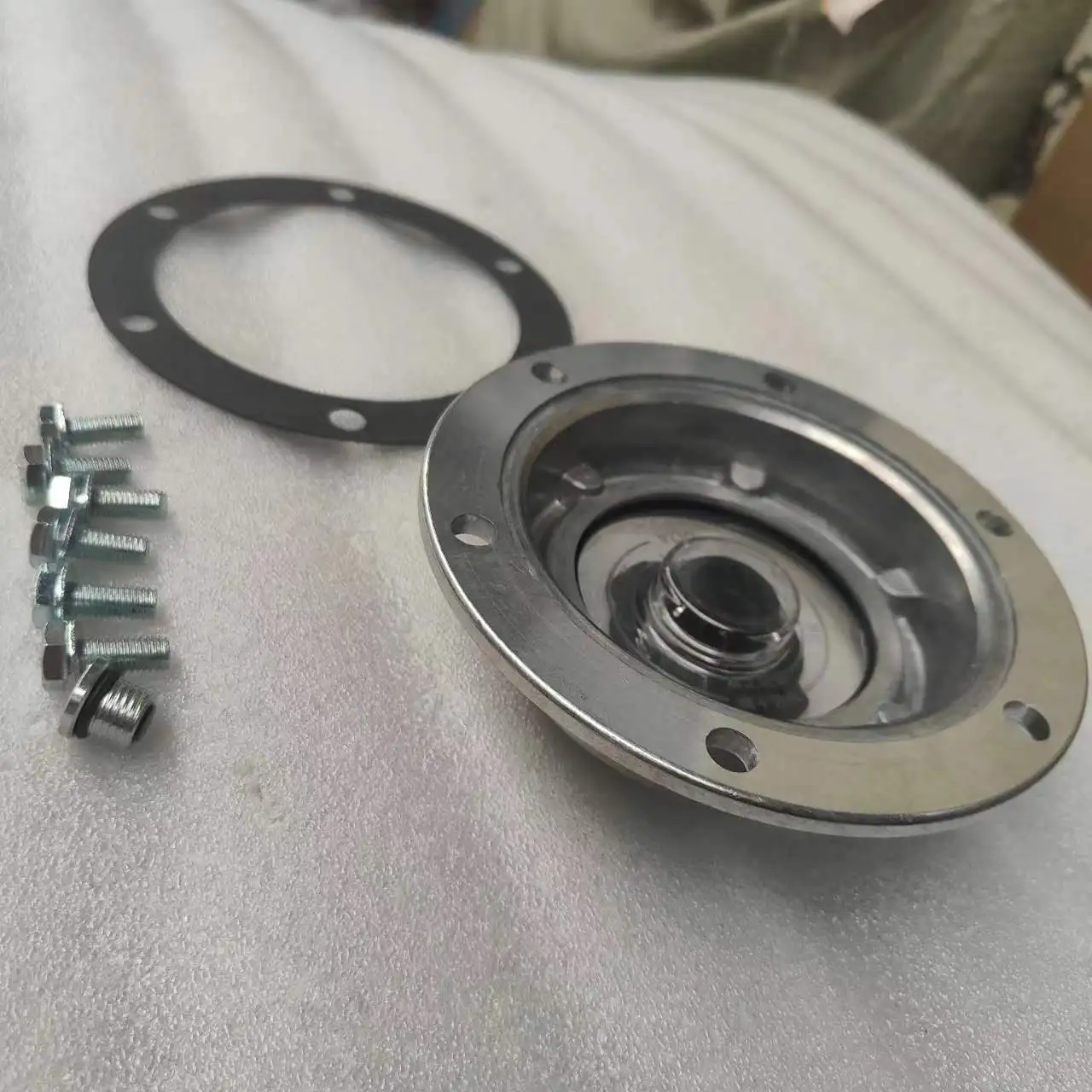 Good Performance Bus Accessories Wheel Hub End Covers For Yutong Higer Zhongtong