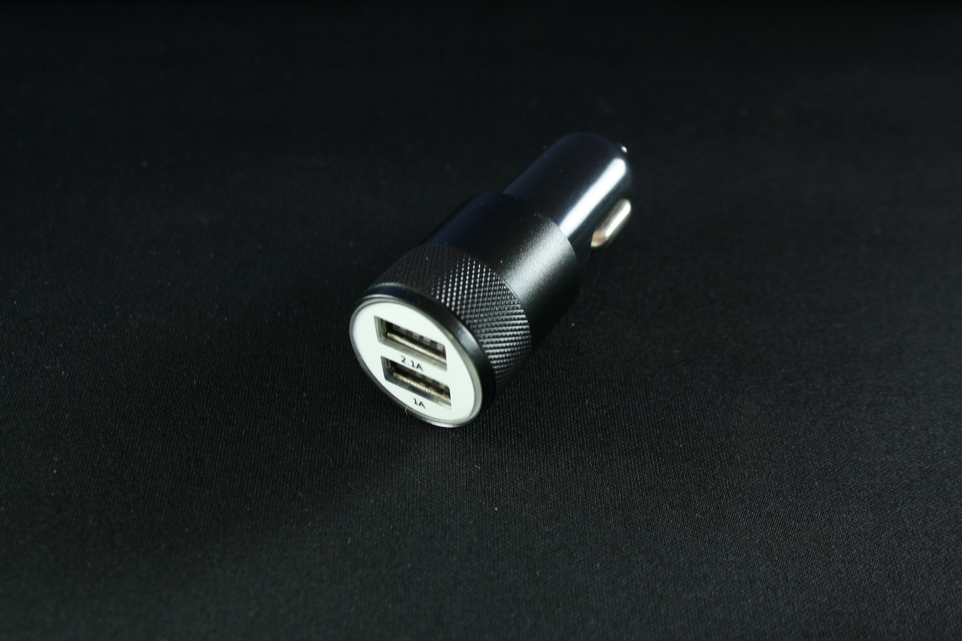 
PENGFAIES CFC6000 5 year warranty Low price black dual USB car fast charger with CE certification for sale 