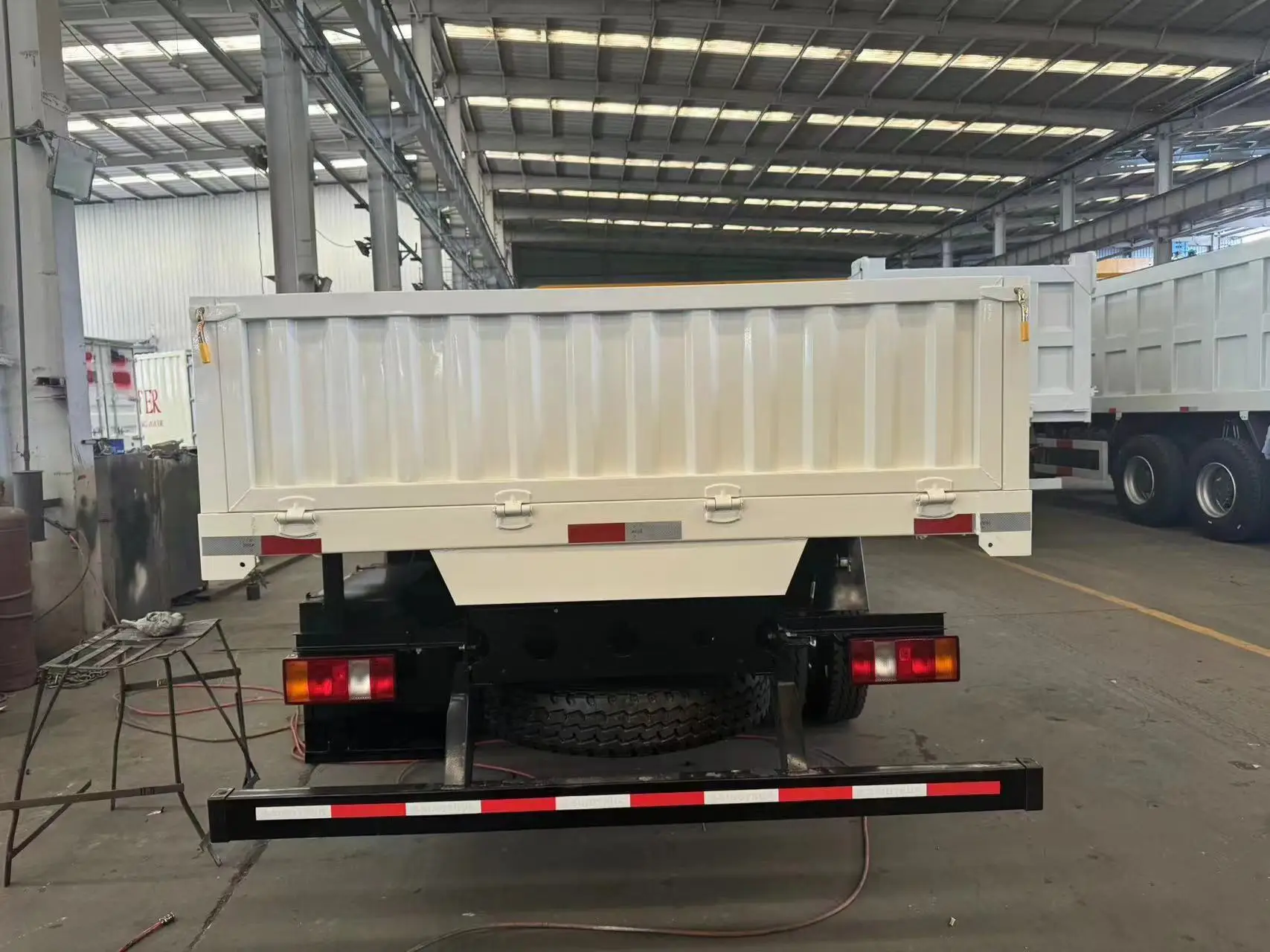 5T 6T 8T 10T RHD 6 Tires Side Wall Light Cargo Truck