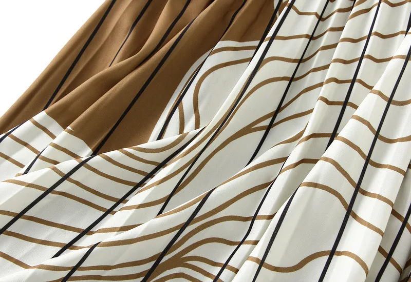 Patterned Elastic Waist Pleated Skirt