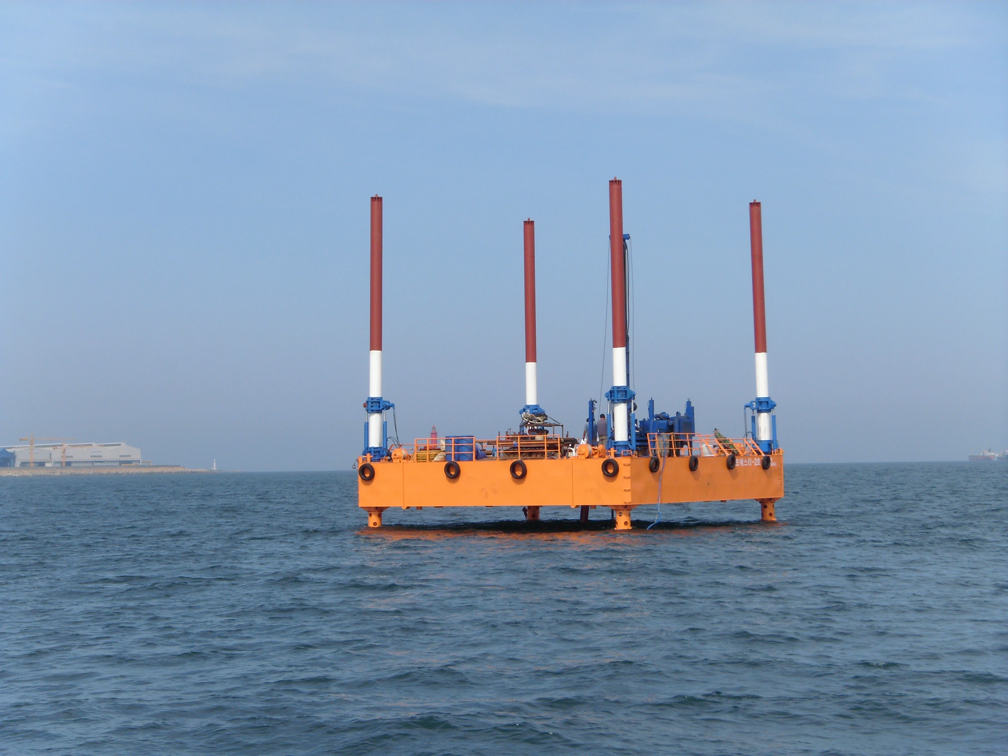 1000T Hydraulic Modular Customizable Steel Crane Landing Engine Work Boat Ship Barge