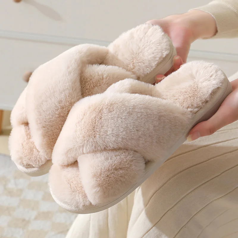 Wholesale Customized Fashion Anti-Slip Outdoor House Bedroom Indoor Fuzzy Plush Ladies Furry Slippers Fluffy Bride Bridesmaid
