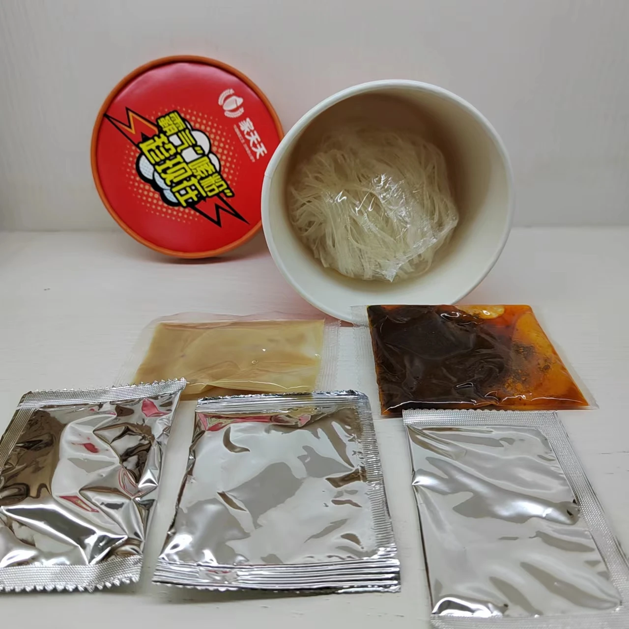 Wholesale dried rice noodles in wide strips cup noodle instant food