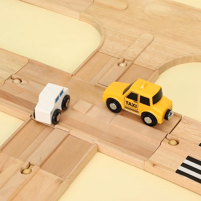 Hot Selling Track Train Magnetic Thomas Early Learning Blocks 8 Character Patchwork Car Kids Wooden Simulation Toys